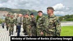 Министерот за одбрана Милош Вучевиќ во посета на воениот гарнизон во Рашка, во близина на границата со Косово, 31 мај 2023 