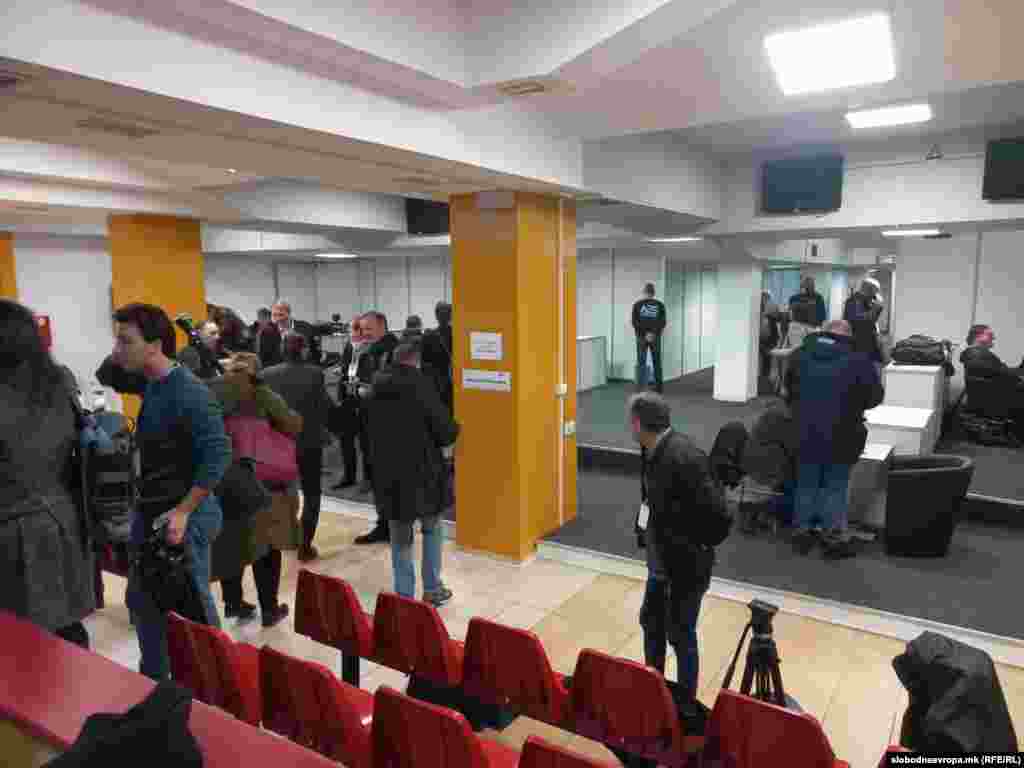 За известување од состанокот се акредитирани над 300 новинари и сниматели од цела Европа.