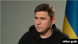 Радник голови Офісу президента України Михайло Подоляк розкритикував правозахисників, заявивши, що таким чином вони намагаються зірвати постачання зброї Україні