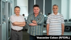 Jurnalistul Alexandru Canțîr și analiștii Nicolae Negru și Igor Boțan
