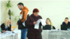 Imagine generică: cetățeni veniți la vot în cadrul alegerilor locale din noiembrie 2023