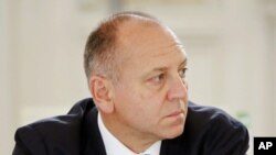 Dmitri Pumpianski, om de afaceri rus sancționat de Uniunea Europeană pentru implicare în efortul rus de război împotriva Ucrainei. În august, 2022, averea lui era estimată la două miliarde de dolari.