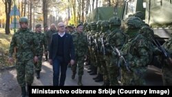 Министерот за одбрана на Србија Милош Вучевиќ
