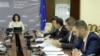 Председатель юридической комиссии парламента и депутат от правящей партии «Действие и солидарность» (PAS) Олеся Стамате сообщила, что уже получила заключения правительства и Наццентра борьбы с коррупцией на проект поправок.