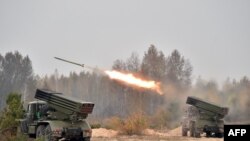 Ракетен систем за повеќекратно лансирање или MLRS.