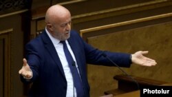 Լուսանկարում՝ պատգամավոր Հովիկ Աղազարյանը