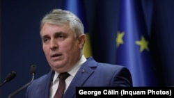 Ministrul Afacerilor Interne, Lucian Bode, cere în instanță suspendarea deciziei prin care UBB îi reanalizează lucrarea de doctorat, suspectă de plagiat.