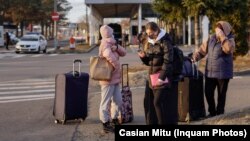 Peste 200 de percheziţii au loc vineri dimineaţă într-un dosar vizând obţinerea pe nedrept a aproximativ 2 milioane de euro.