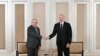 Премиерът на Армения Никол Пашинян и президентът на Азербайджан Илхам Алиев по време на срещата им на 10 юли