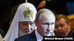 Patriarhul Bisericii Ruse urmează ca o umbră politica liderului de la Kremlin