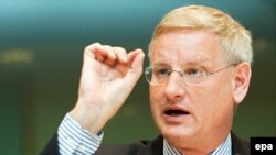 Швециянын тышкы иштер министри Карл Билдт Брюсселде Европарламенттин комитетинде чыгып сүйлөдү. 21-июль, 2009-ж.