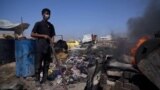 Të rinjtë palestinezë në Gazë detyrohen të prodhojnë karburant nga plastika
