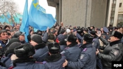 В центре Симферополя, 26 февраля 2014 года