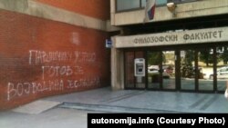 Grafiti protiv bivšeg gradonačelnika Novog Sada