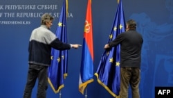 Zastave Evropske unije i Srbije, ilustrativna fotografija