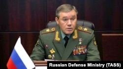 2 травня розвідка США підтвердила, що начальник Генштабу збройних сил РФ Валерій Герасимов відвідав передову на сході України