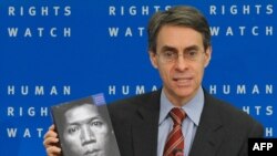 Izvršni direktor Human Rights Watch-a Kenneth Roth predstavlja izvještaj ove organizacije koji se bavi stanjem ljudskih prava u svijetu u 2010. godini, 24. januar 2011.