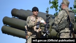 Президент США Дональд Трамп своїм рішенням припинив військову допомогу Україні 