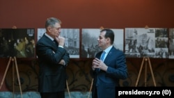 Liberalii vor să forțeze revenirea la alegerea primarilor în două tururi, dar și declanșarea anticipatelor. 