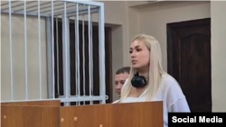 Блогер Карина Ощуркова, снявшая видео на фоне горящей нефтебазы в Адлере