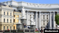 В МЗС зазначили, що рекомендація Єврокомісії щодо відкриття кордонів ЄС для певного переліку країн не є юридично обов’язковою