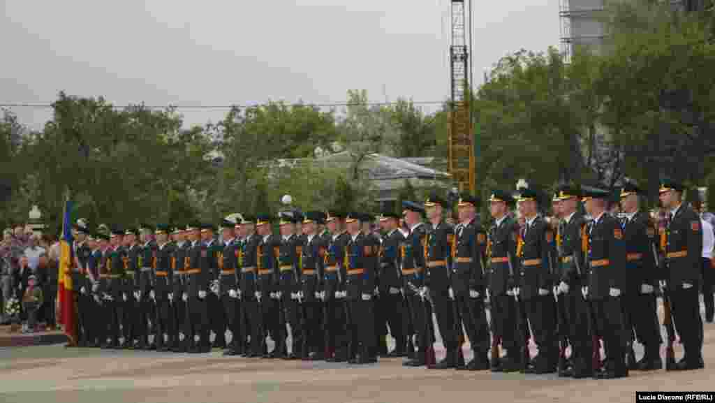 In asteptarea ceremoniei oficiale de la Complexul Memorial "Eternitatea".