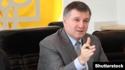 Арсен Аваков (на фото) каже, що бійця не залишать без захисту