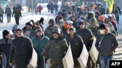 Загони Самооборони Майдану здійснюють похід довкола урядового кварталу