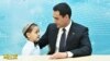 Președintele turkment Serdar Berdymukhammedov în vizită la un orfelinat din Ashgabat, în mai 2022. 