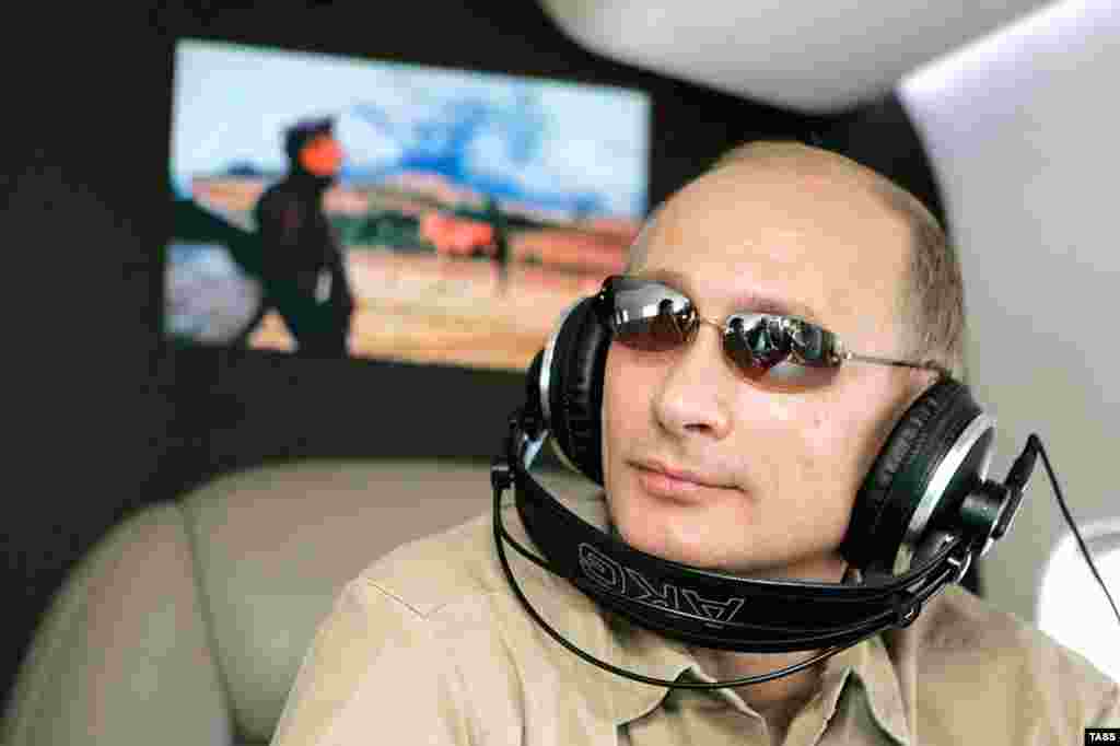 Путин очкычларының һәм боралакларының гомуми бәясе бер миллиард доллар чамасы.