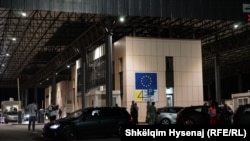 Pika e kalimit kufitar mes Kosovës dhe Serbisë në Merdare.