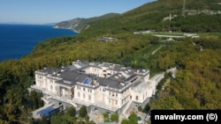 Кадр із фільму «Палац для Путіна»