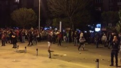 Нови тензии меѓу полицијата и демонстрантите
