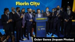 Florin Cîțu și echipa câștigătoare la congresul din 25 septembrie 2021. Aceeași oameni vor să îl debarce de la conducerea PNL.