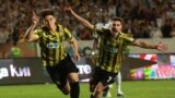 Форвард алматинского «Кайрата» Дастан Сатпаев (слева) празднует свой гол, забитый словацкому «Словану». Фото: ФК «Кайрат». 6 августа 2025 года.