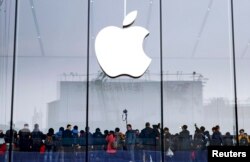 Відкриття чергового Apple Store в місті китайському місті Ченду, січень 2015 року