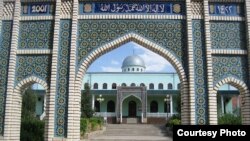 Мечеть в Гулистоне