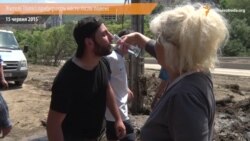 Жителі Тбілісі прибирають місто після повені