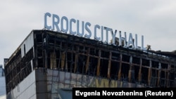 Последици од смртоносниот напад врз концертната сала во Москва -- Поглед на изгорената градска сала „Крокус“ по смртоносниот напад врз концертното место надвор од Москва, Русија, 29 март 2024 година.