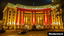 «Закликаємо Мінськ не підігрувати дестабілізаційним діям Росії», заявили в МЗС