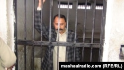 د غزاله جاوېد پخوانی خاوند جهانګیر خان