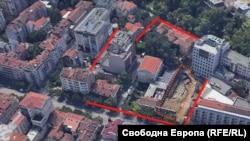Как амфитеатърът на антична Сердика си остава погребан в съвременна София