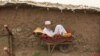په پاکستان کې مېشت افغان کډوال. ارشیف- انځور