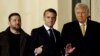 Zelenski spune că a discutat cu Trump și Macron despre o „pace justă” 