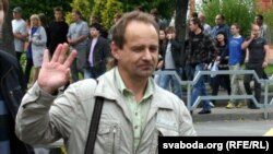 Алесь Асіпцоў на адной з маўклівых акцый. 