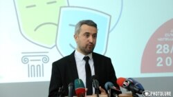 Ըստ Խզմալյանի՝ օրենսդրական և կինոկրթությանն առնչվող խնդիրների լուծմամբ կարելի է ապահովել կինոարվեստի զարգացումը