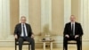 Армениянын премьер-министри Николь Пашинян менен Азербайжандын президенти Илхам Алиев Абу-Дабиде жолугушууда. 10-июль 2025-жыл.