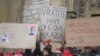 Protest protiv protjerivanja Djeda Mraza iz sarajevskih vrtića, decembar 2008. godine. Foto: Nedim Dervišbegović