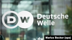  Moscova interzice postul Deutsche Welle în Rusia și declară postul „agent străin”