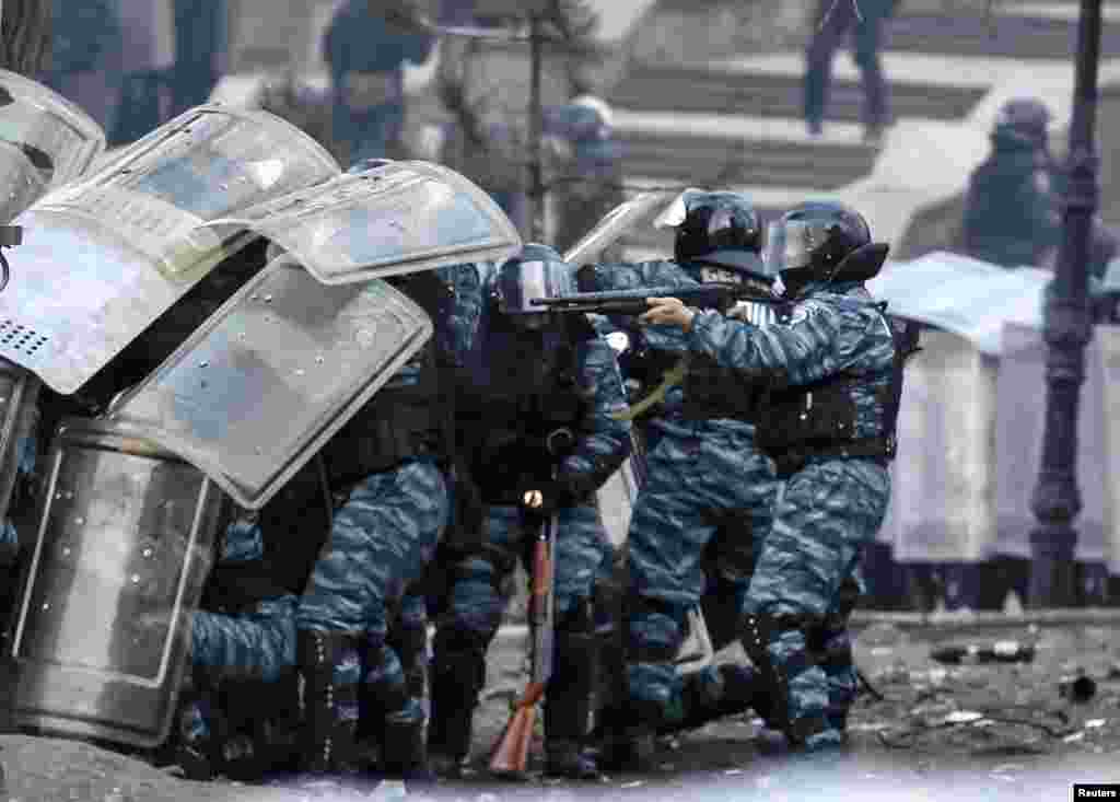 Киевта 19 гыйнварда башланган бәрелешләрдә, рәсми саннарга караганда, 200дән артык кеше, шул исәптән 35 журналист яраланды.
